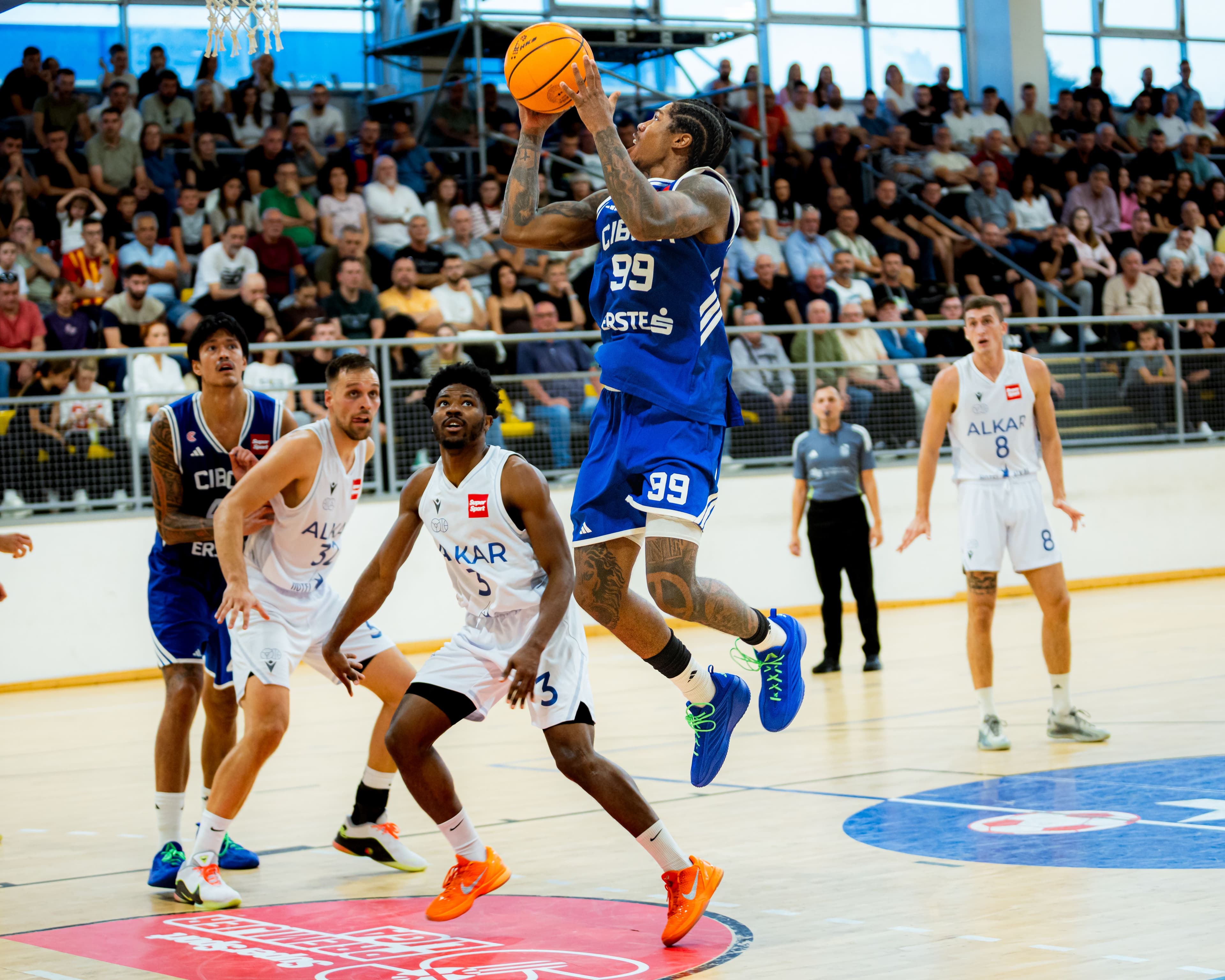 Cibona otvorila prvenstvo pobjedom u Sinju protiv Alkara